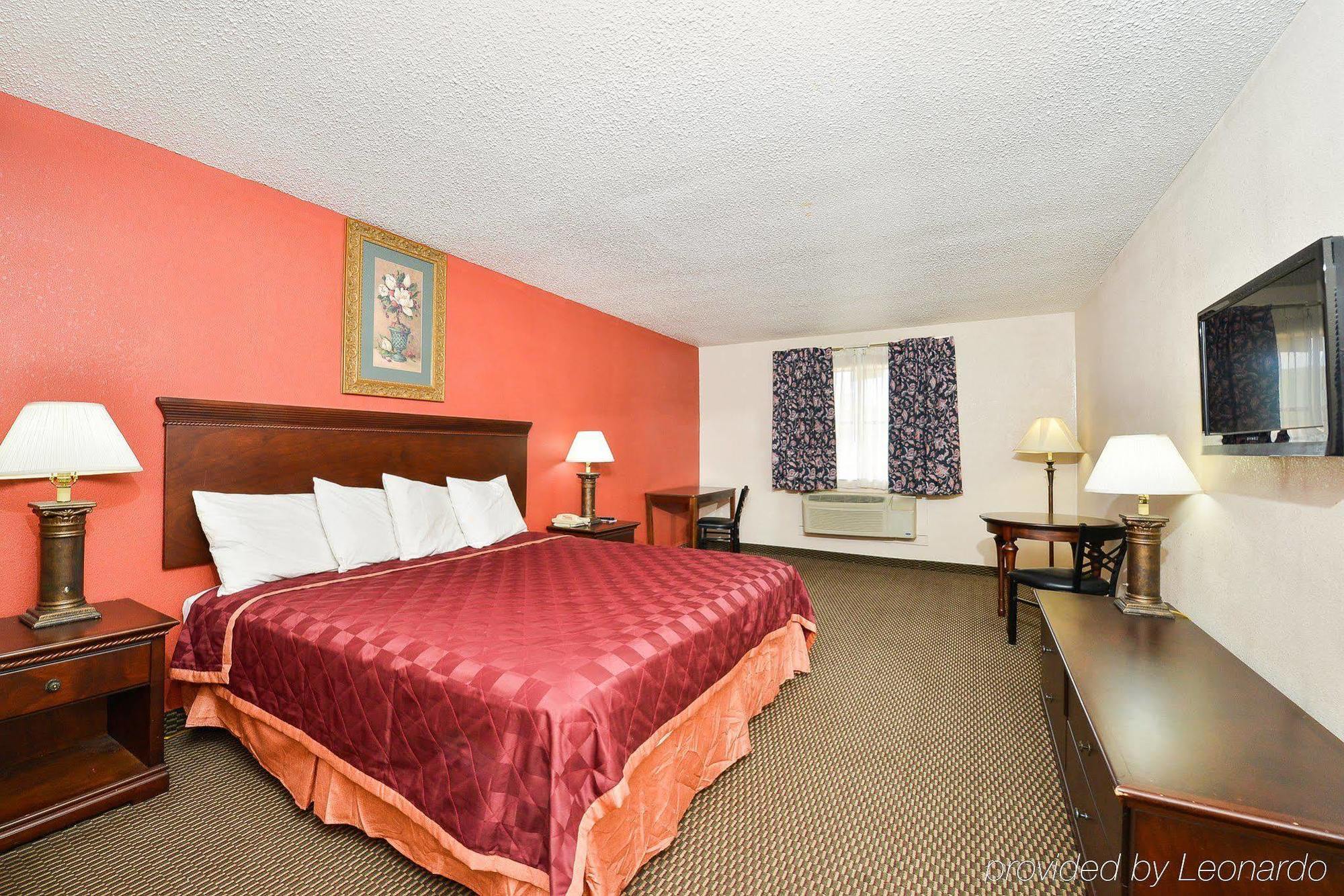 Americas Best Value Inn & Suites Brenham Exterior photo